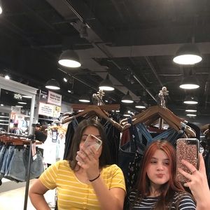 Meet your Posher, Lorilei